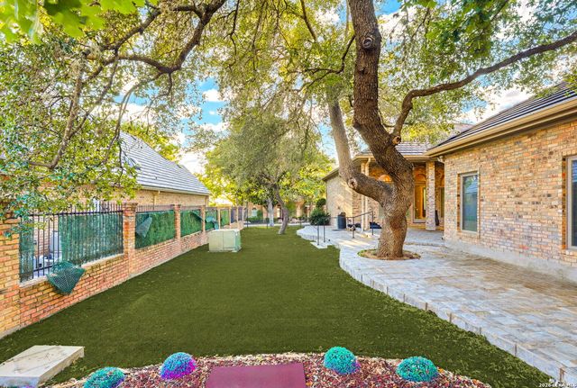 136 WESTCOURT LN, San Antonio, TX 78257