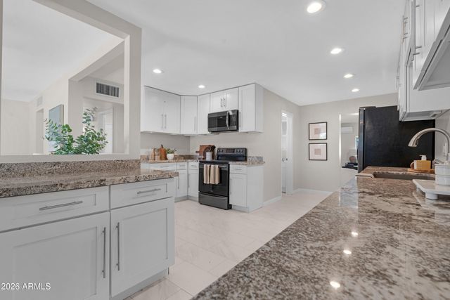 3001 N 43RD Place, Phoenix, AZ 85018