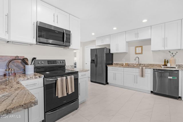 3001 N 43RD Place, Phoenix, AZ 85018