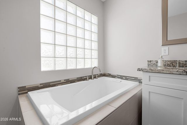 3001 N 43RD Place, Phoenix, AZ 85018