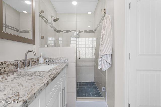 3001 N 43RD Place, Phoenix, AZ 85018