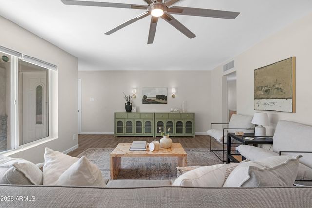 3001 N 43RD Place, Phoenix, AZ 85018