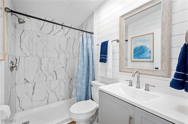 112 Poinsettia DR, Fort Myers, FL 33905