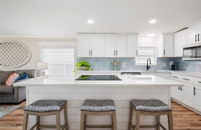 112 Poinsettia DR, Fort Myers, FL 33905