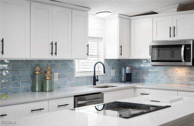 112 Poinsettia DR, Fort Myers, FL 33905