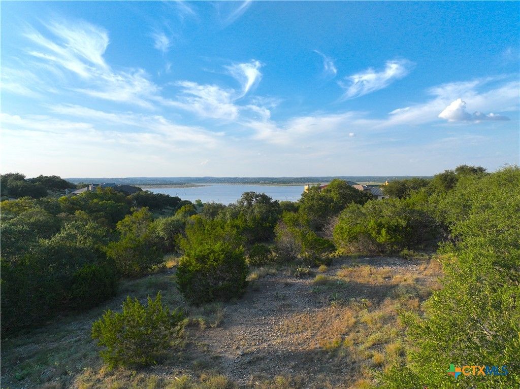 401 Scarlet Court, Canyon Lake, TX 78133