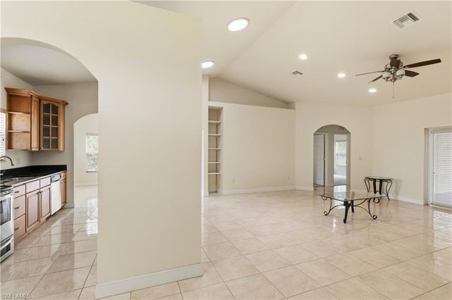 2495 62nd AVE NE, Naples, FL 34120