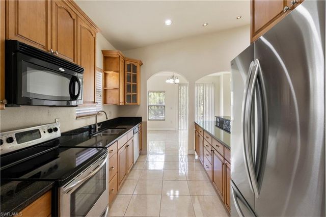 2495 62nd AVE NE, Naples, FL 34120
