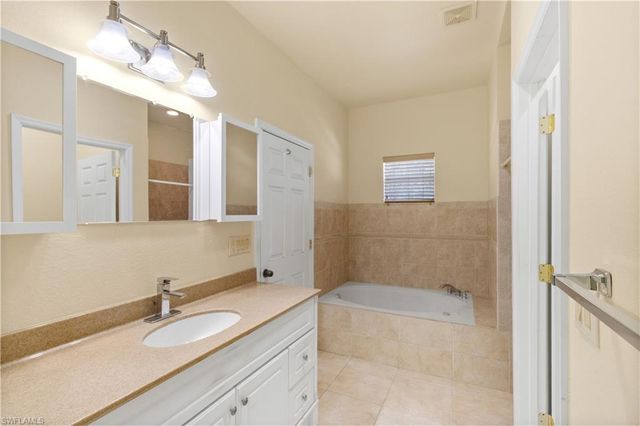2495 62nd AVE NE, Naples, FL 34120