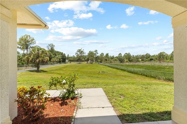 2495 62nd AVE NE, Naples, FL 34120