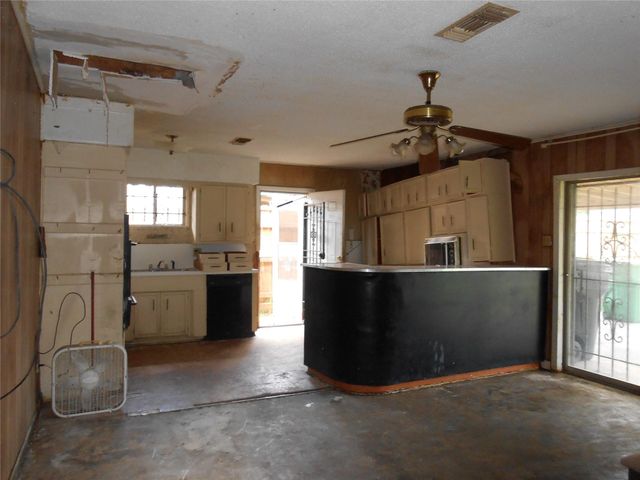 8535 Wiggins Street, Houston, TX 77029