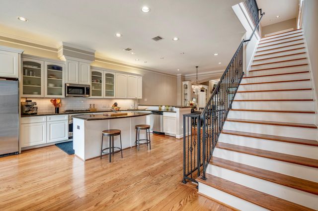 1013 Crocker Street, Houston, TX 77019