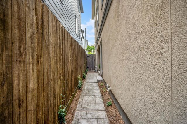 1013 Crocker Street, Houston, TX 77019