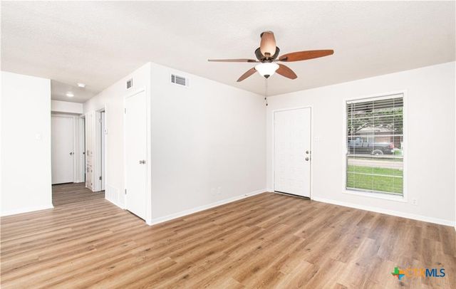1 Cliffside Drive, Belton, TX 76513