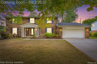 5439 DEERFIELD VILLAGE DRIVE, West Bloomfield Charter Township, MI 48322