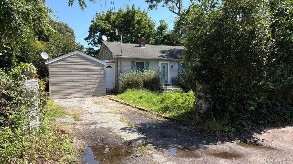 448 Revilo Avenue, Shirley, NY 11967