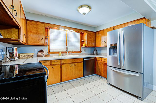4926 Determine Ln, Louisville, KY 40216