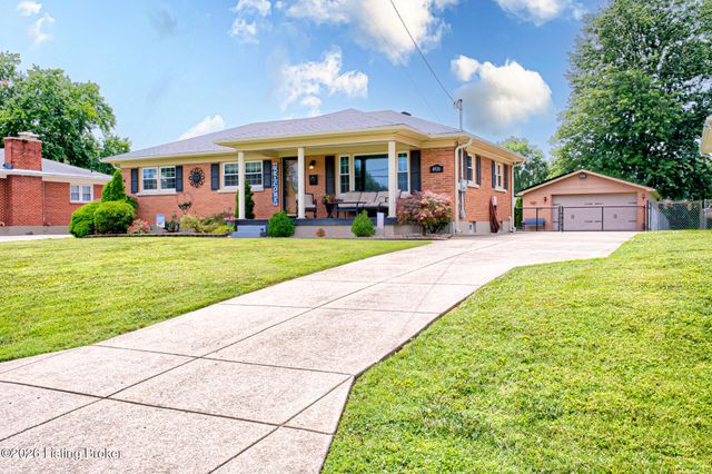 4926 Determine Ln, Louisville, KY 40216