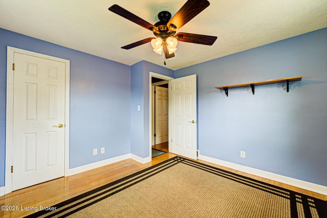 4926 Determine Ln, Louisville, KY 40216