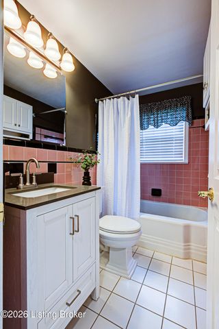 4926 Determine Ln, Louisville, KY 40216
