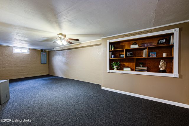 4926 Determine Ln, Louisville, KY 40216