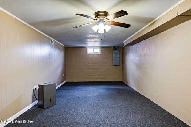 4926 Determine Ln, Louisville, KY 40216