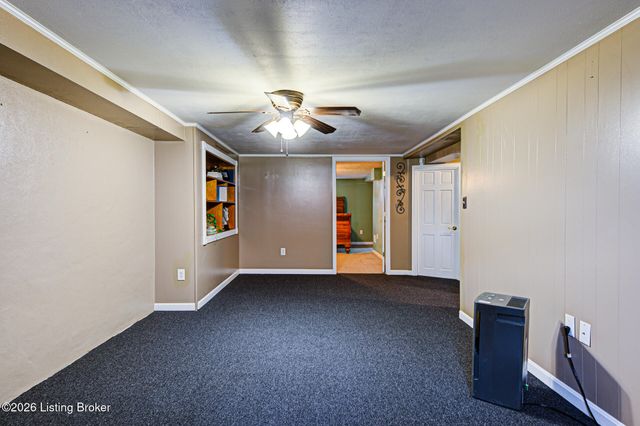 4926 Determine Ln, Louisville, KY 40216