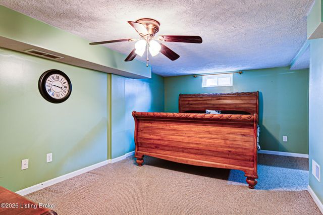 4926 Determine Ln, Louisville, KY 40216