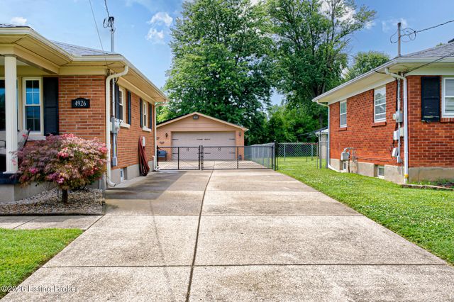 4926 Determine Ln, Louisville, KY 40216