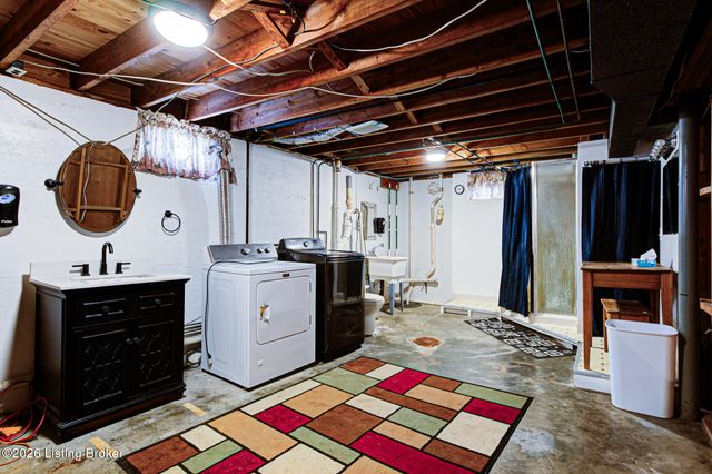 4926 Determine Ln, Louisville, KY 40216