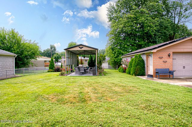 4926 Determine Ln, Louisville, KY 40216