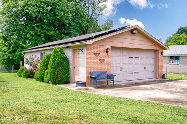 4926 Determine Ln, Louisville, KY 40216
