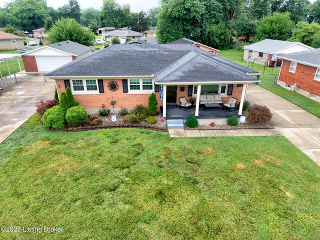 4926 Determine Ln, Louisville, KY 40216