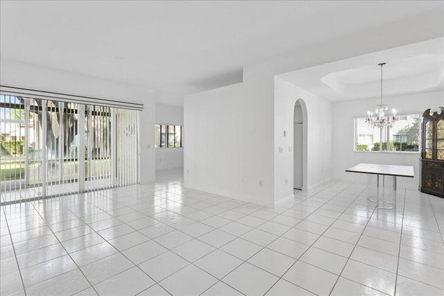 7937 EXETER Circle E 102, Tamarac, FL 33321