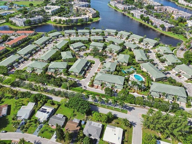 7937 EXETER Circle E 102, Tamarac, FL 33321