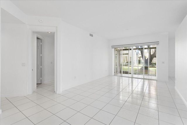 7937 EXETER Circle E 102, Tamarac, FL 33321