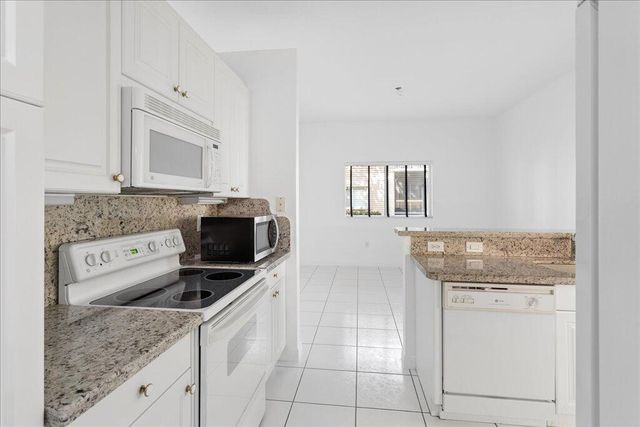 7937 EXETER Circle E 102, Tamarac, FL 33321