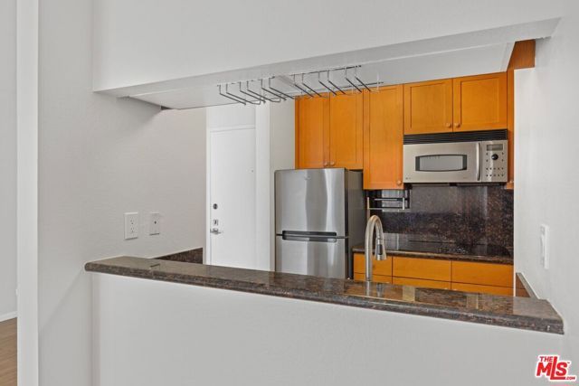 1440 VETERAN Avenue 404, Los Angeles, CA 90024