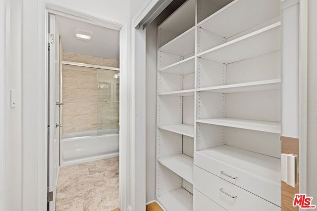 1440 VETERAN Avenue 404, Los Angeles, CA 90024