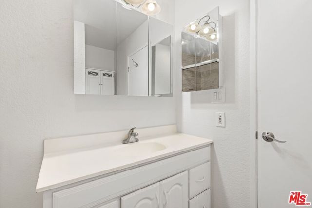 1440 VETERAN Avenue 404, Los Angeles, CA 90024