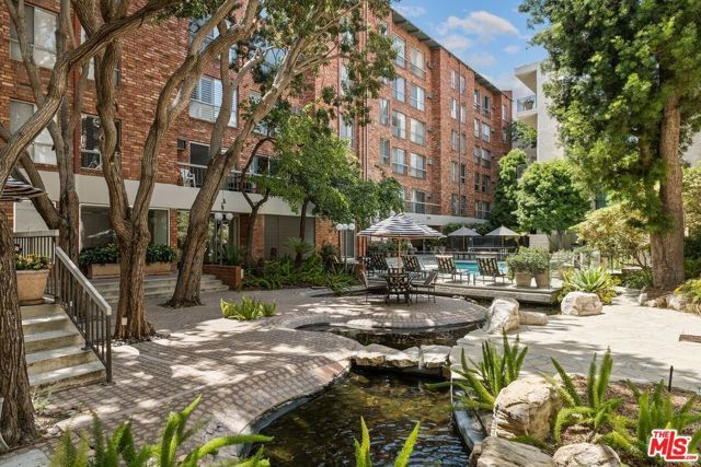 1440 VETERAN Avenue 404, Los Angeles, CA 90024