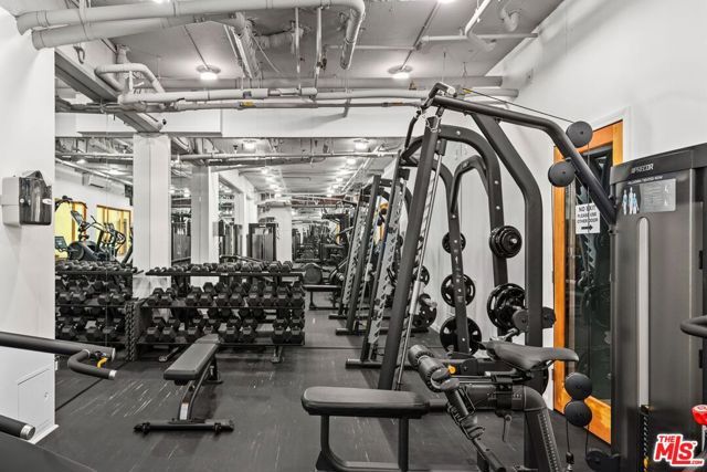 1440 VETERAN Avenue 404, Los Angeles, CA 90024