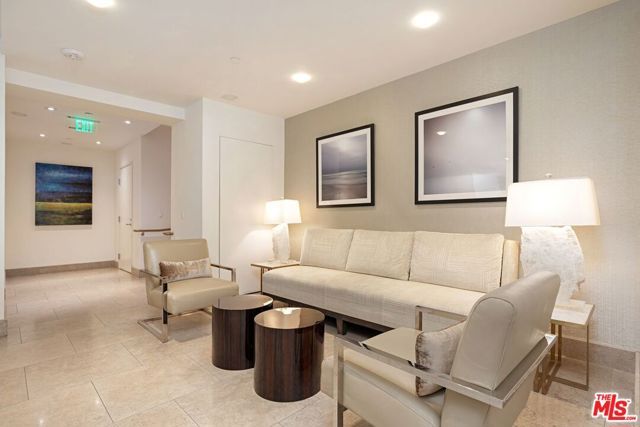 1440 VETERAN Avenue 404, Los Angeles, CA 90024