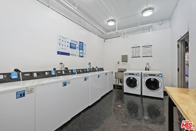 1440 VETERAN Avenue 404, Los Angeles, CA 90024