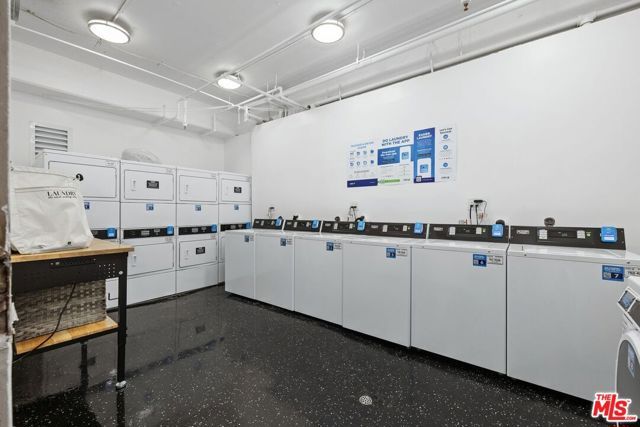 1440 VETERAN Avenue 404, Los Angeles, CA 90024