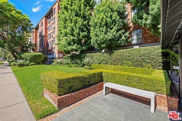 1440 VETERAN Avenue 404, Los Angeles, CA 90024