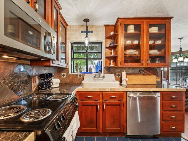 2507D Calder Drive, League City, TX 77573