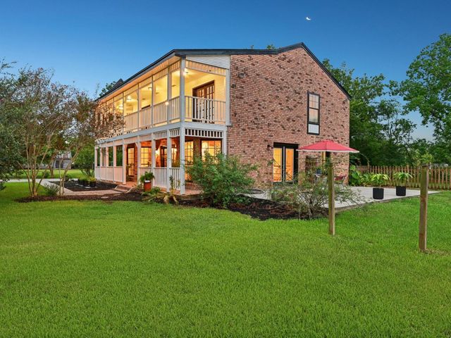 2507D Calder Drive, League City, TX 77573