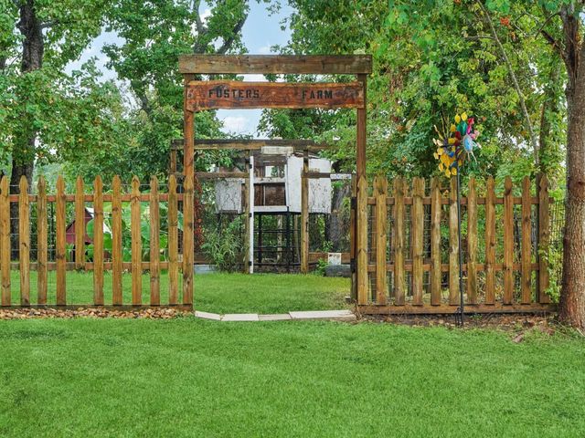 2507D Calder Drive, League City, TX 77573