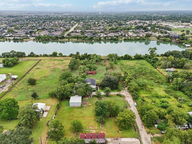 2507D Calder Drive, League City, TX 77573